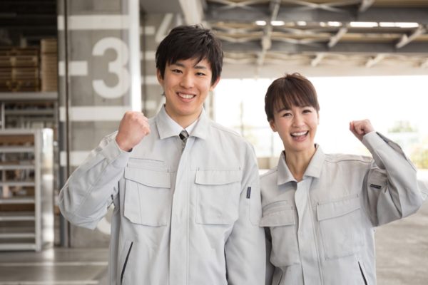 画像：[派遣社員]倉庫/検品軽作業 駐車場はくせん引きの補助作業